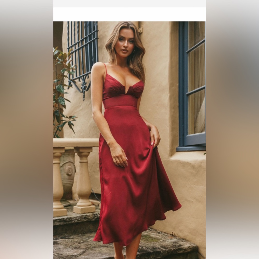 Red midi dress, perfect for special occasion such as weddings